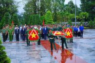 Lãnh đạo Tỉnh dâng hương tưởng niệm các anh hùng liệt sĩ tại Nghĩa trang Liệt sĩ Đắk Nông